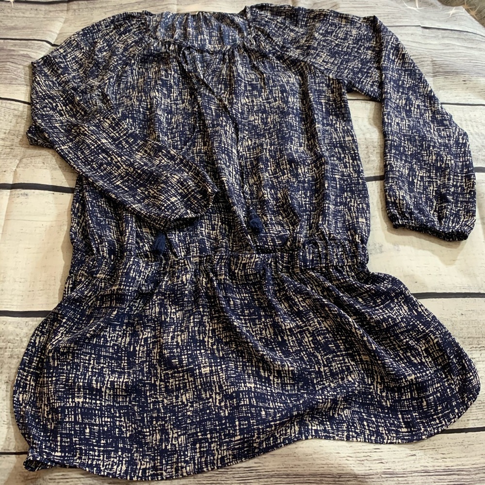 DANIEL RAINN Top Size Large